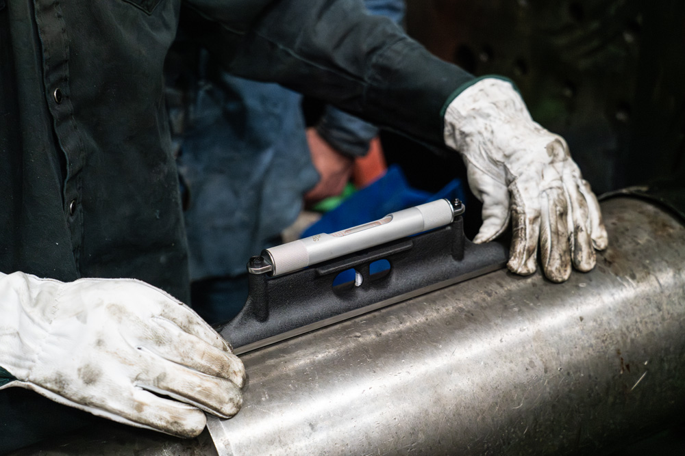 Precision alignment main cover